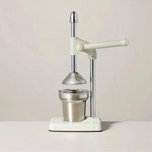 Manual Hand Press Juicer Light Green - Hearth & Hand with Magnolia BRAND NEW!